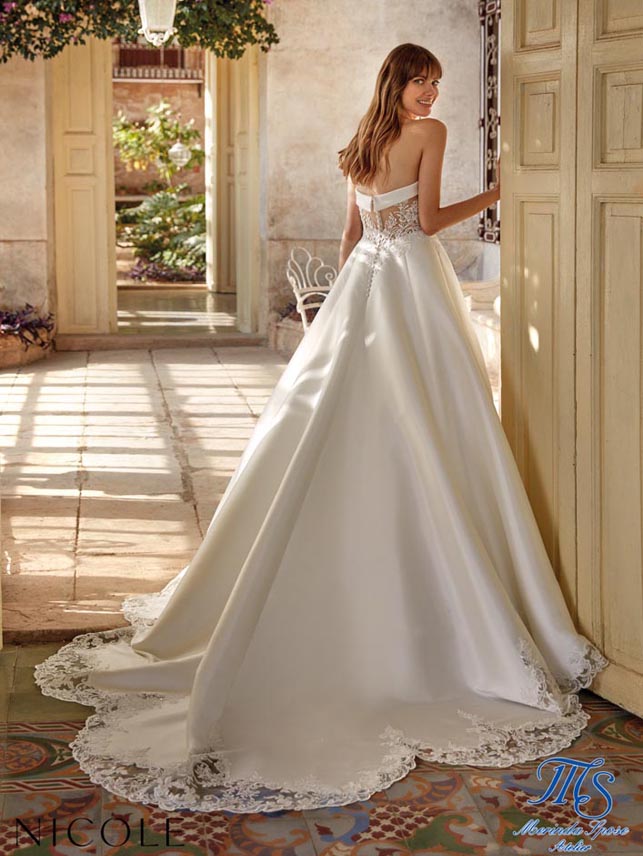 Abito da Sposa Nicole Colet KORI-B.jpg  Merinda Spose Atelier Vetralla - Abiti  da Sposa Viterbo Collezioni 2024/2025 Cerimonia Damigella Accessori Vestiti